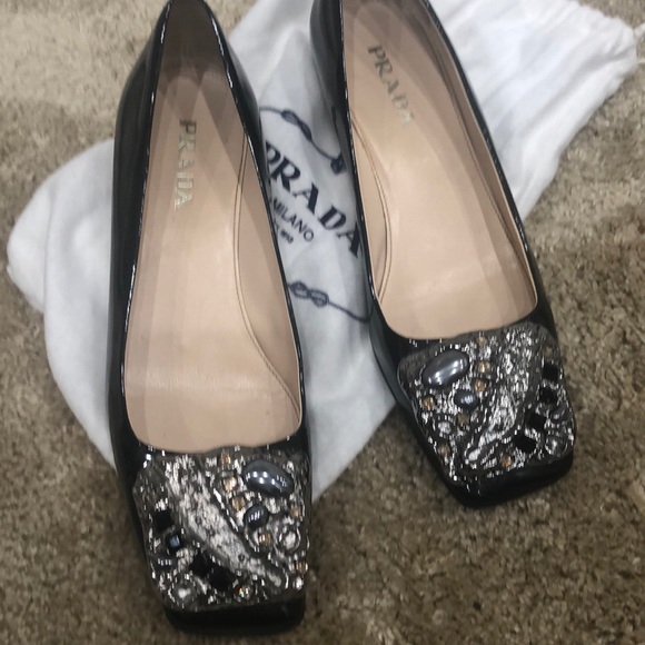 Shoes - Picture 1 of 4